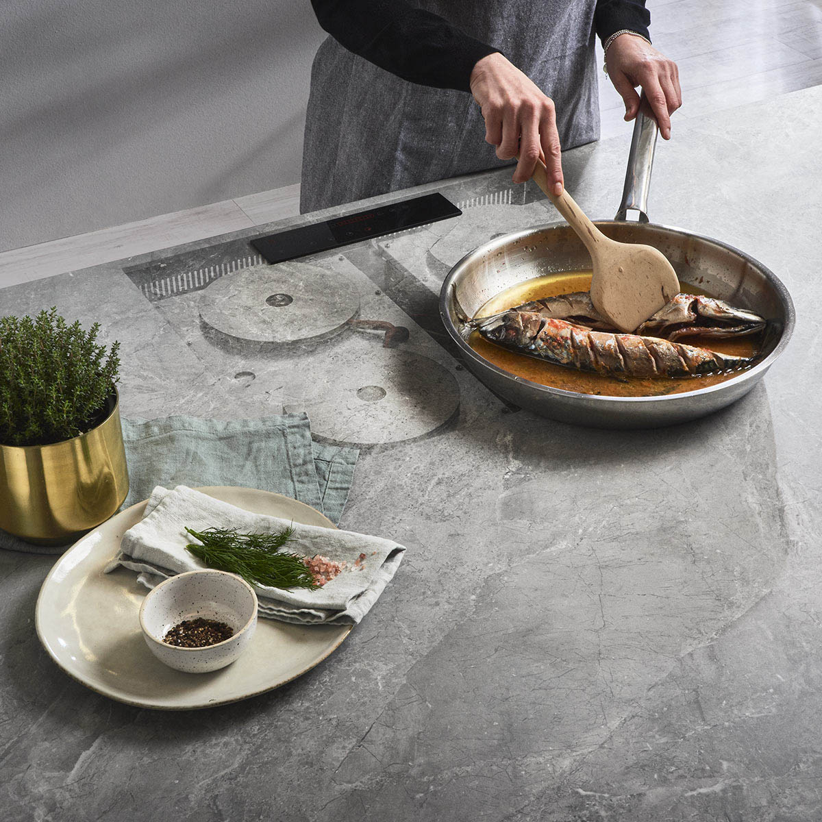 The invisible induction cooktop - Infinity - The Engineered Surface