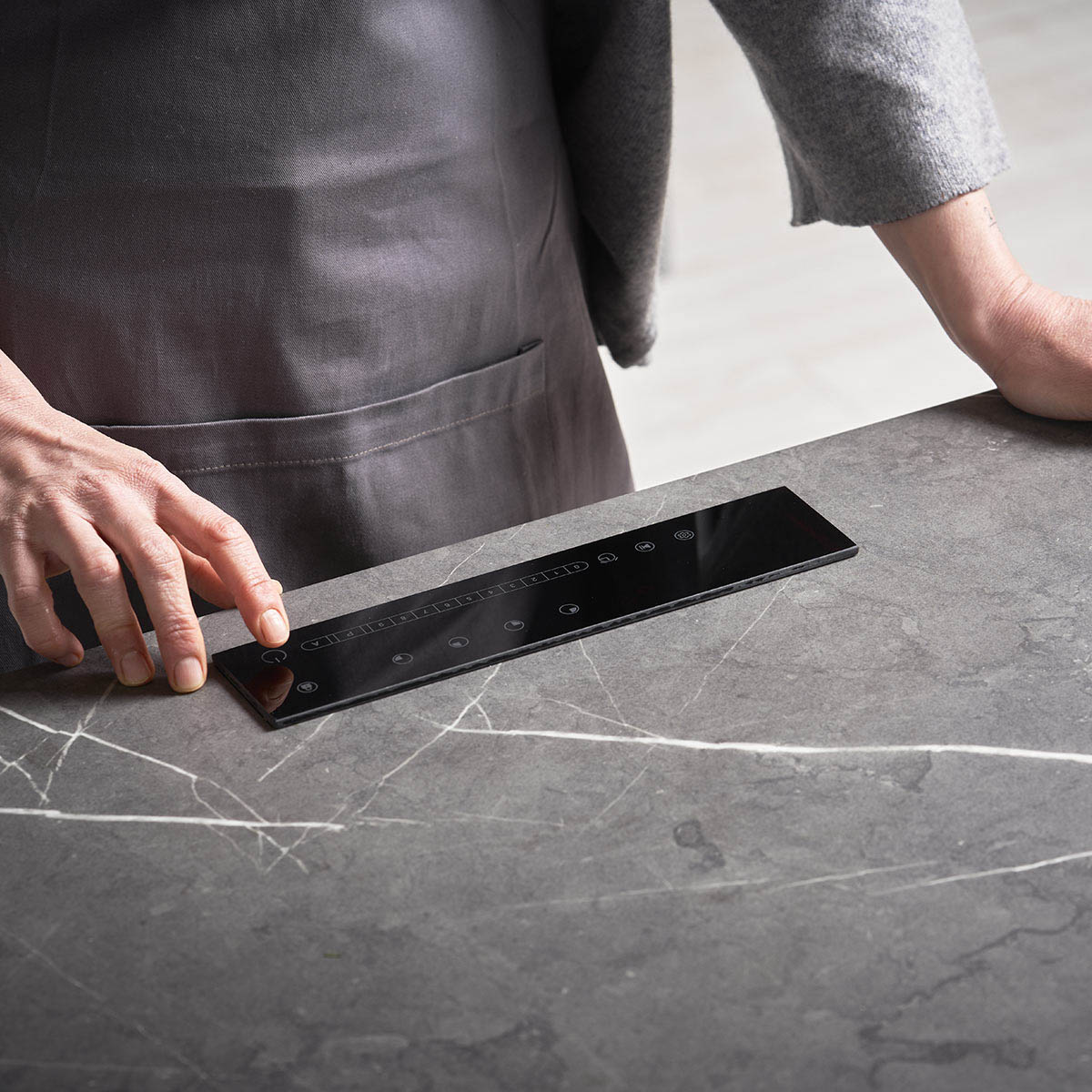 The invisible induction cooktop - Infinity - The Engineered Surface