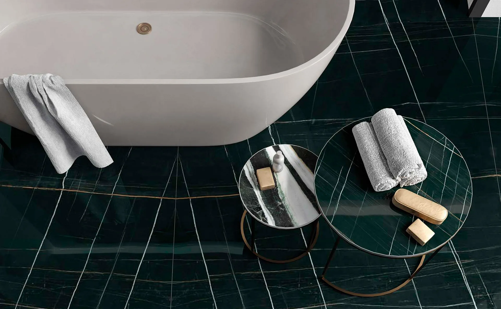 bagno marmo nero moderno