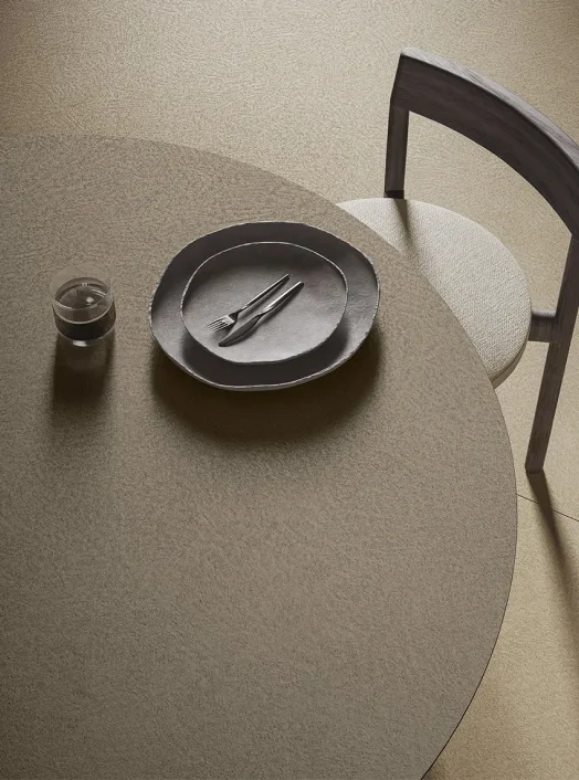 https://www.infinitysurfaces.it/wp-content/uploads/2025/09/Infinity-Surfaces_Plaster-ash_Ambiente.webp